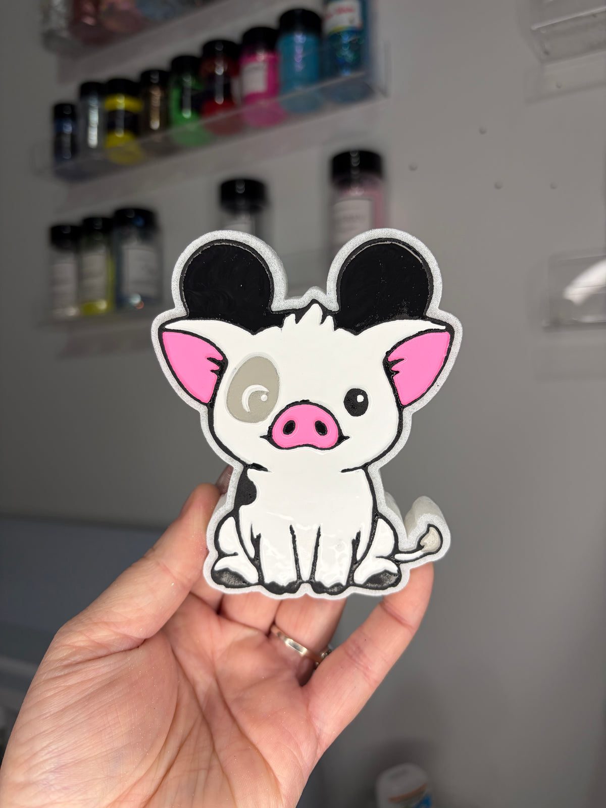 Character pig