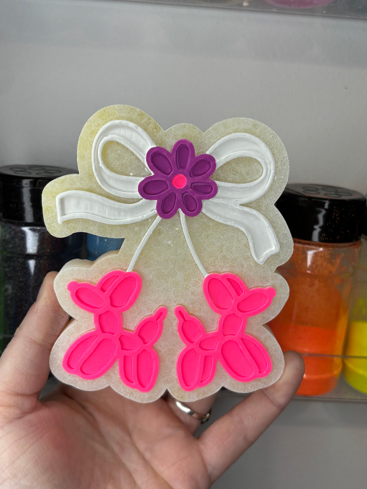 Balloon dog bow