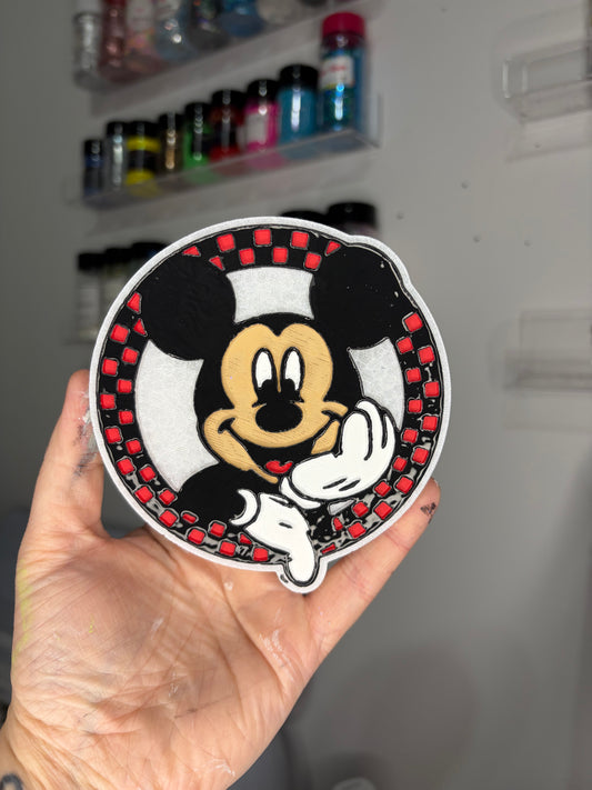 Checkered mouse character